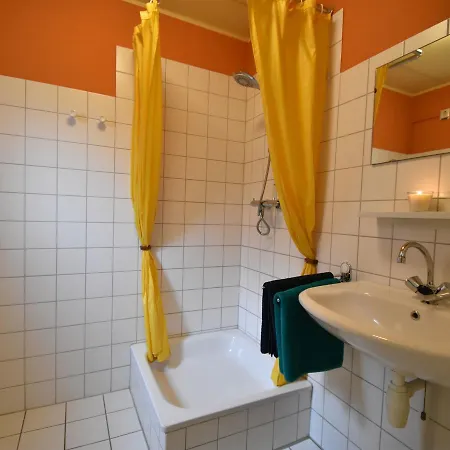 Modern In * Ooltgensplaat